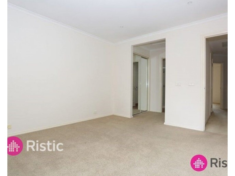 6 Crepe Myrtle Crescent, South Morang VIC 3752