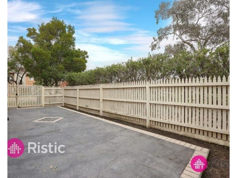 6 Crepe Myrtle Crescent, South Morang VIC 3752