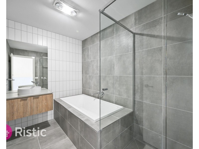 11 Versailles Walk, Wollert VIC 3750