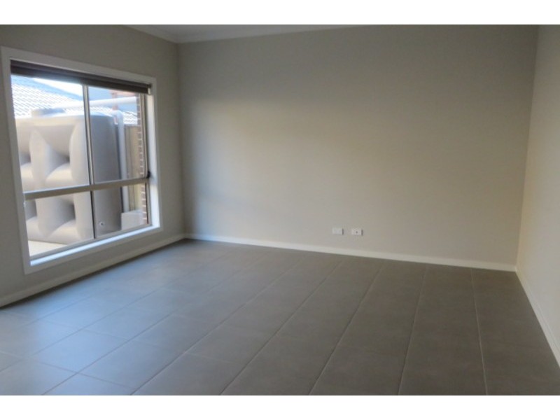 14 Pittard Walk, Epping VIC 3076