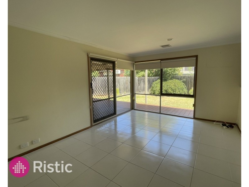 9 Paul Crescent, Epping VIC 3076