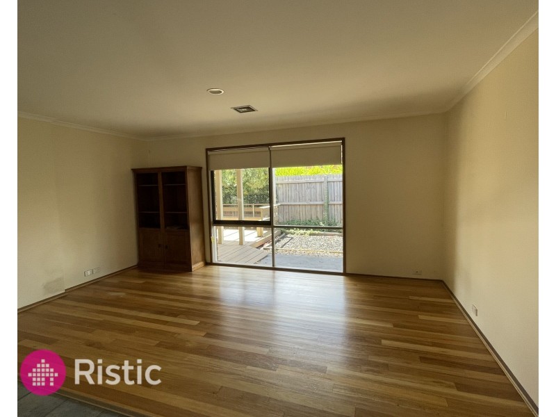 9 Paul Crescent, Epping VIC 3076