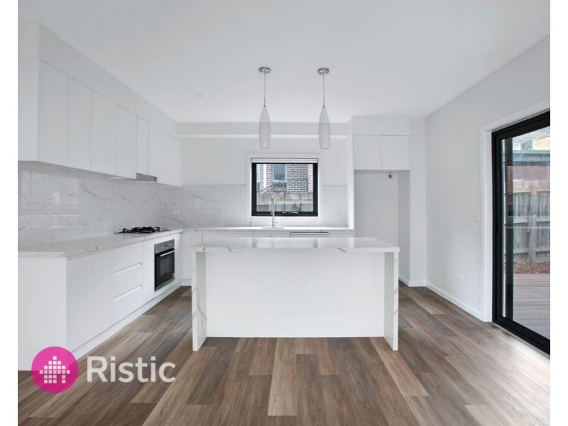 3/2 Wilkinson, Reservoir VIC 3073