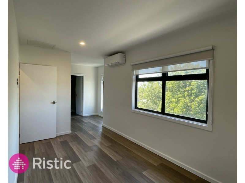 3/2 Wilkinson, Reservoir VIC 3073
