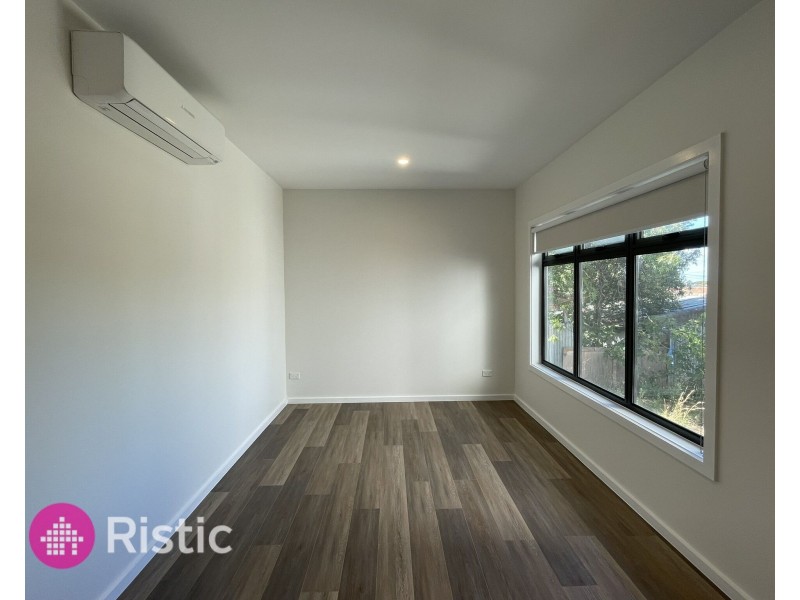 3/2 Wilkinson, Reservoir VIC 3073