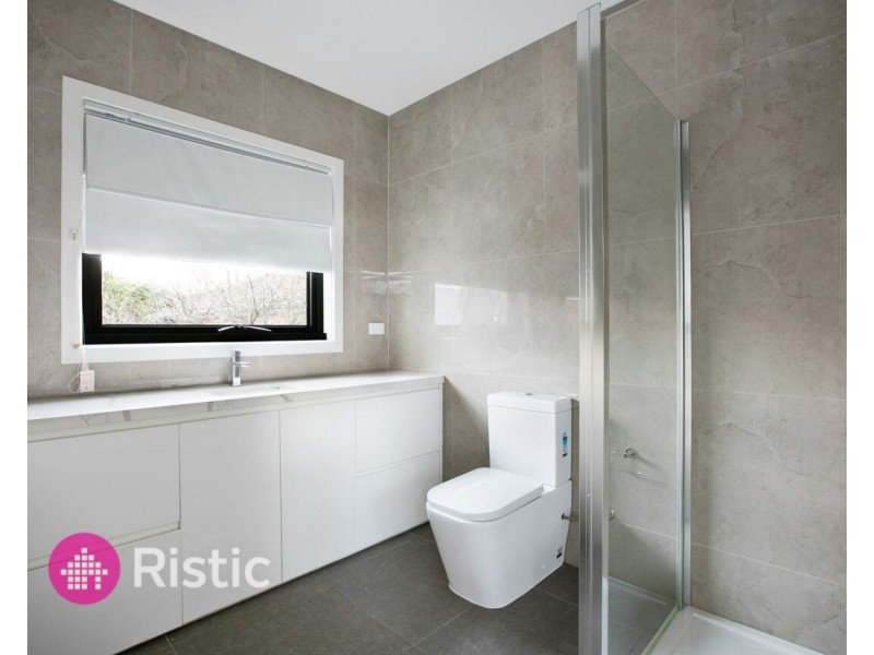 3/2 Wilkinson, Reservoir VIC 3073