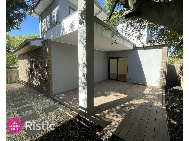 3/2 Wilkinson, Reservoir VIC 3073