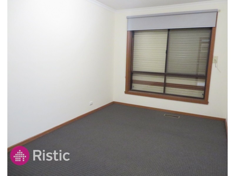 54 Hurlstone Crescent, Mill Park VIC 3082