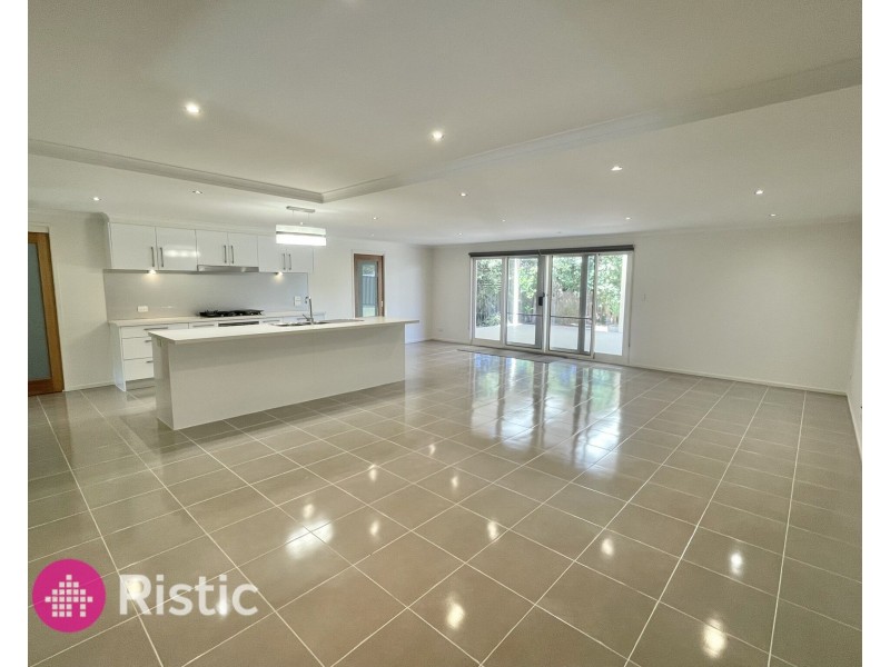 13 Langvale Court, Mill Park VIC 3082