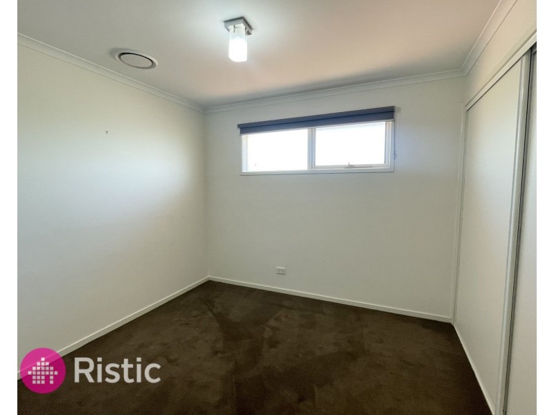 13 Langvale Court, Mill Park VIC 3082