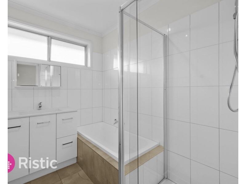 1/207 Darebin Drive, Lalor VIC 3075