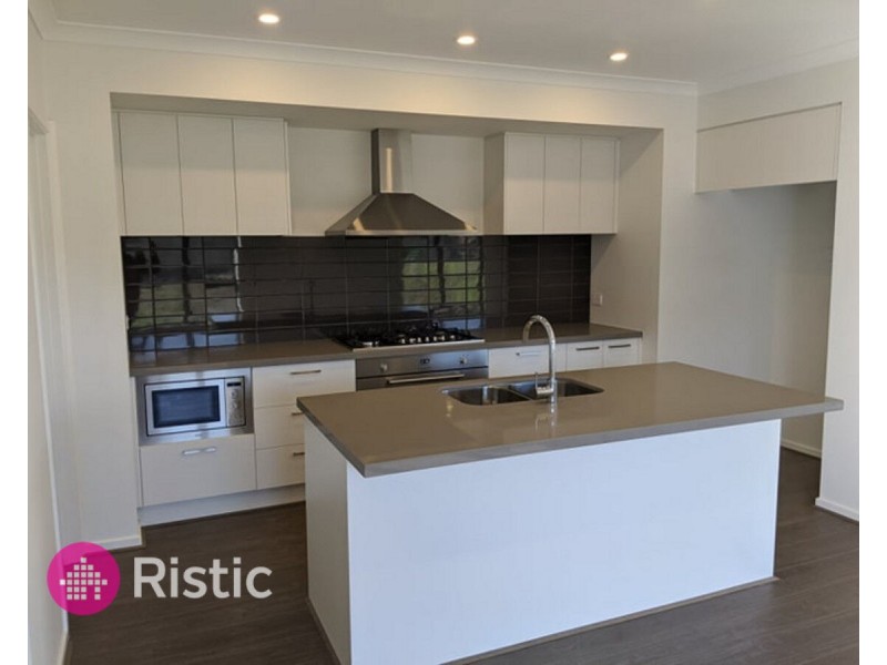 8 Binap Road, Epping VIC 3076