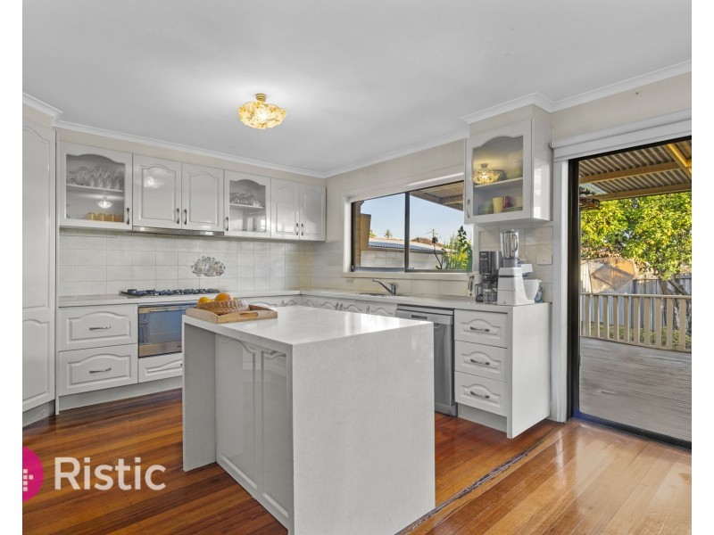 18 Darebin Drive, Thomastown VIC 3074