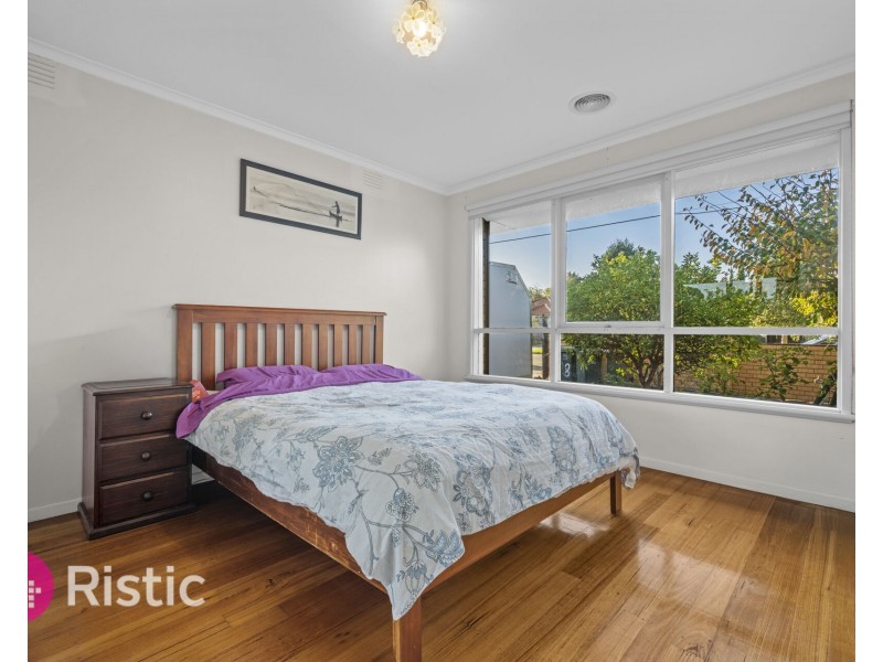 18 Darebin Drive, Thomastown VIC 3074