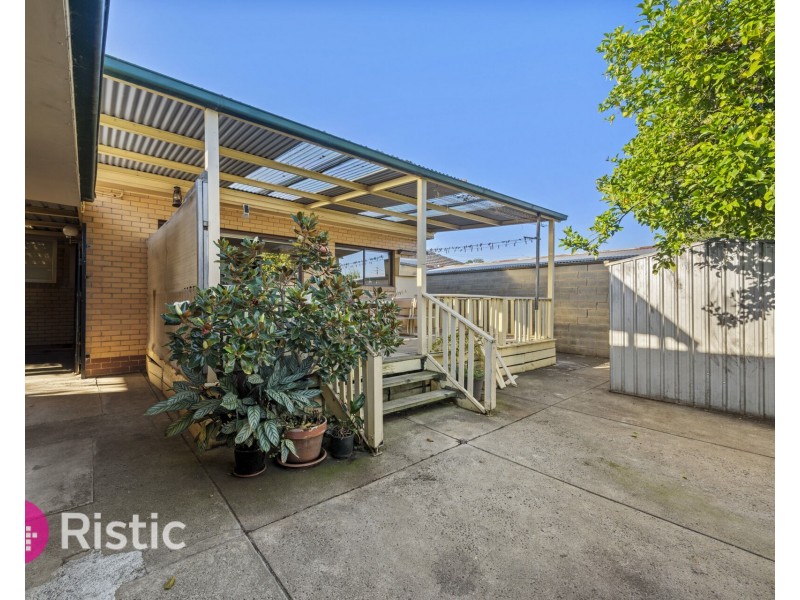 18 Darebin Drive, Thomastown VIC 3074