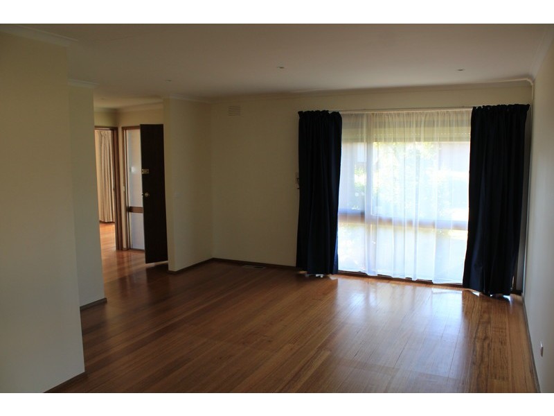 27 Freeman Crescent, Mill Park VIC 3082