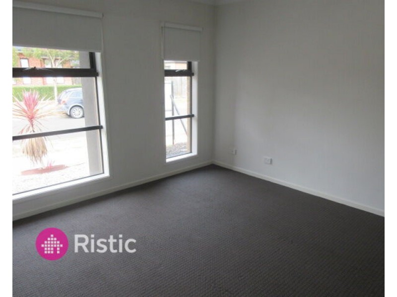 32 Maremma Drive, Mernda VIC 3754