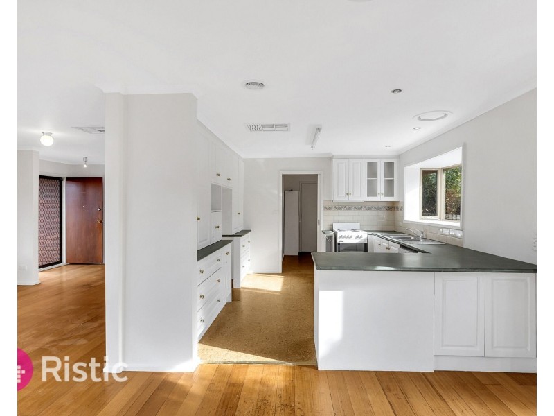 29 Macmeikan Street, Whittlesea VIC 3757