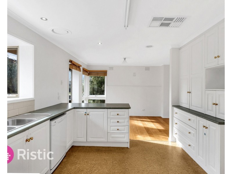 29 Macmeikan Street, Whittlesea VIC 3757