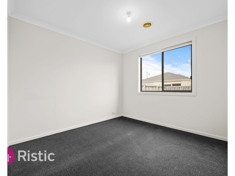 27 Laurence Way, Tarneit VIC 3029