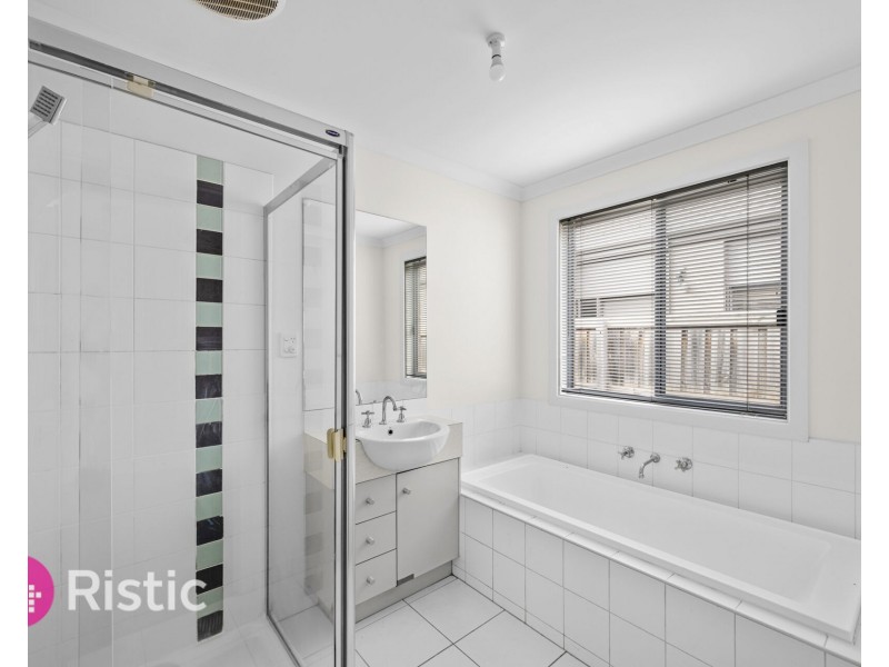 27 Laurence Way, Tarneit VIC 3029