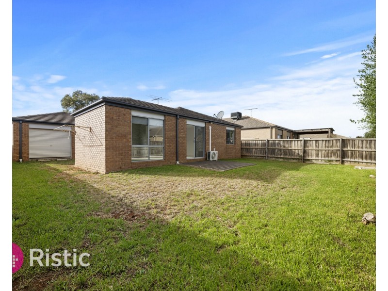 27 Laurence Way, Tarneit VIC 3029