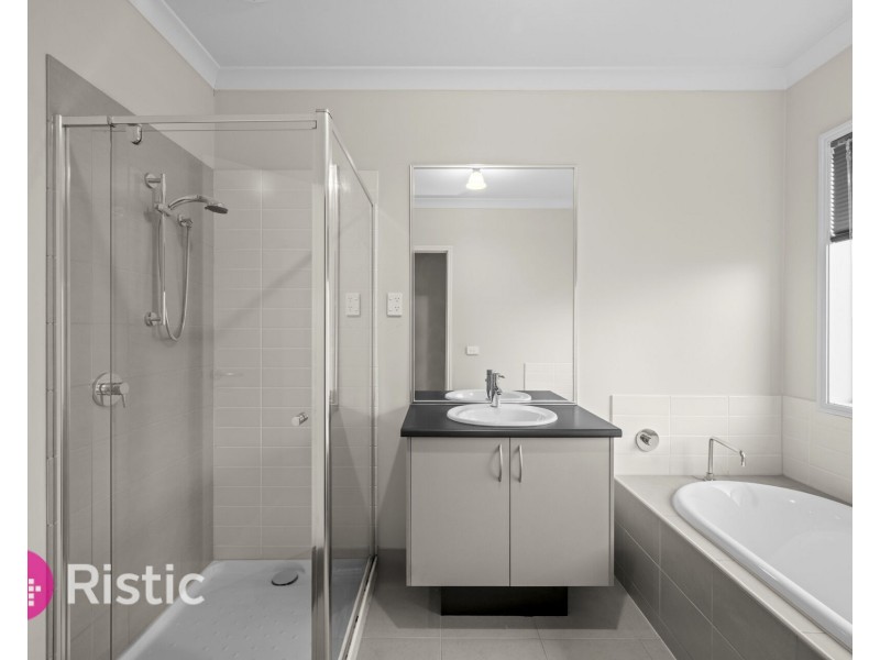 16 Kilburnie Drive, Mernda VIC 3754