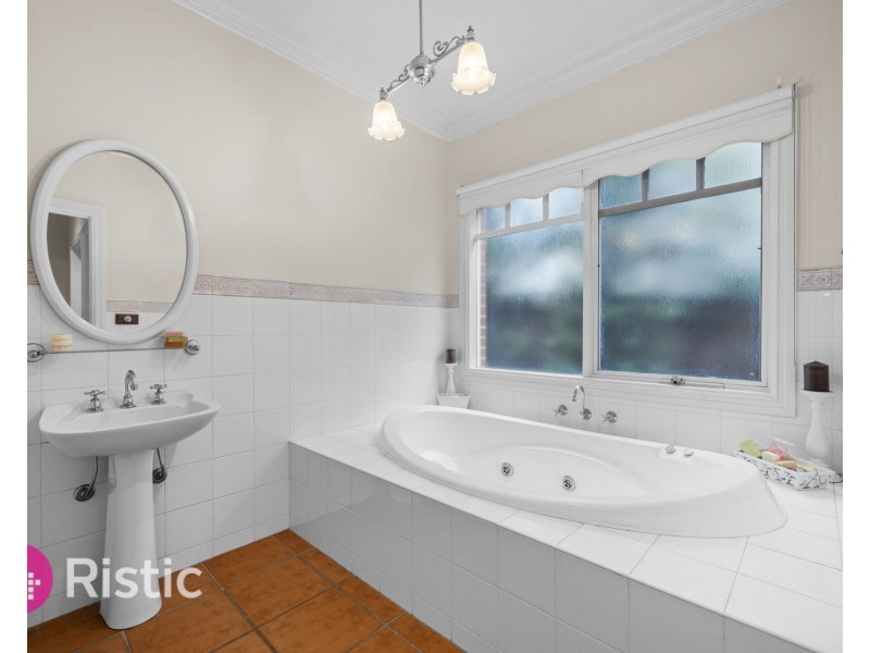 29 Hillrise Court, Mill Park VIC 3082