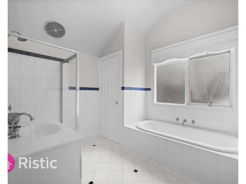 29 Hillrise Court, Mill Park VIC 3082