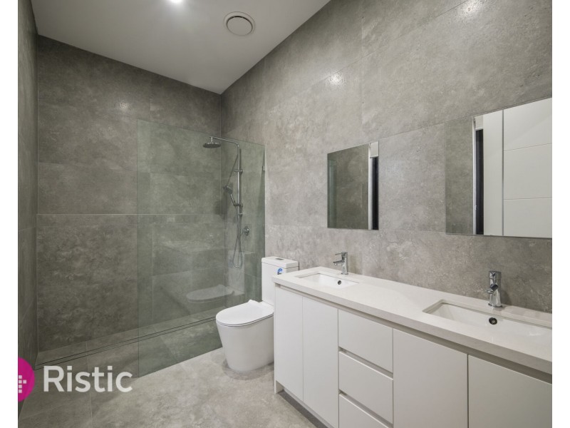 4 Valetta Street, Mickleham VIC 3064