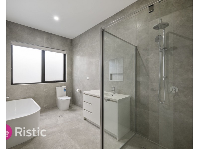 4 Valetta Street, Mickleham VIC 3064