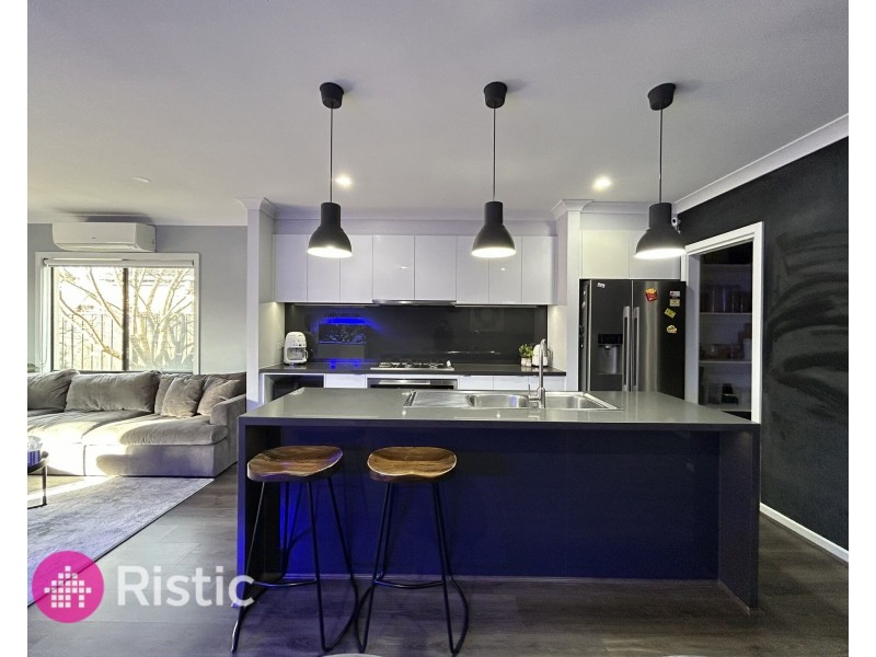 49 Albion Crescent, Mickleham VIC 3064