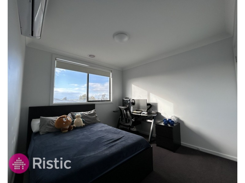 49 Albion Crescent, Mickleham VIC 3064