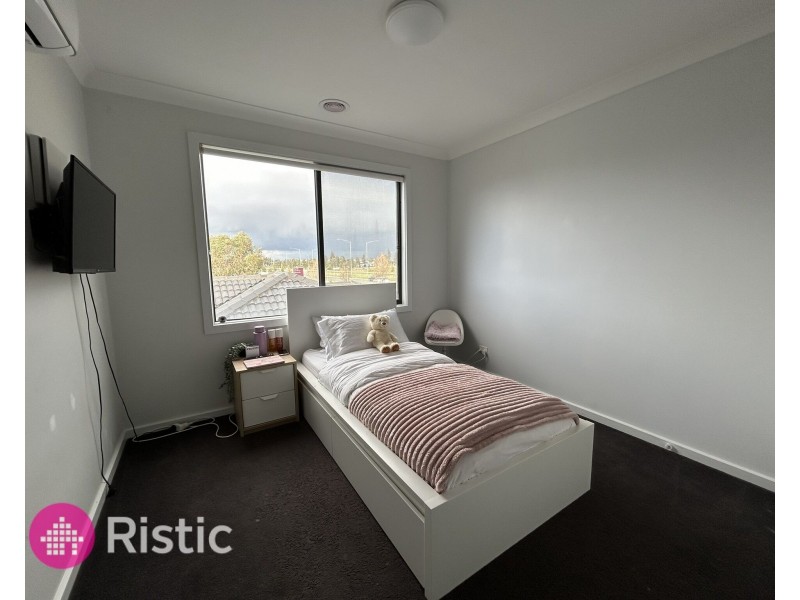 49 Albion Crescent, Mickleham VIC 3064