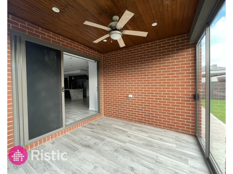 12 Manorwood Crescent, Wollert VIC 3750