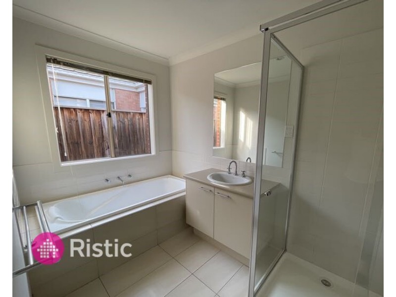 11 Cortona Grange, Mernda VIC 3754
