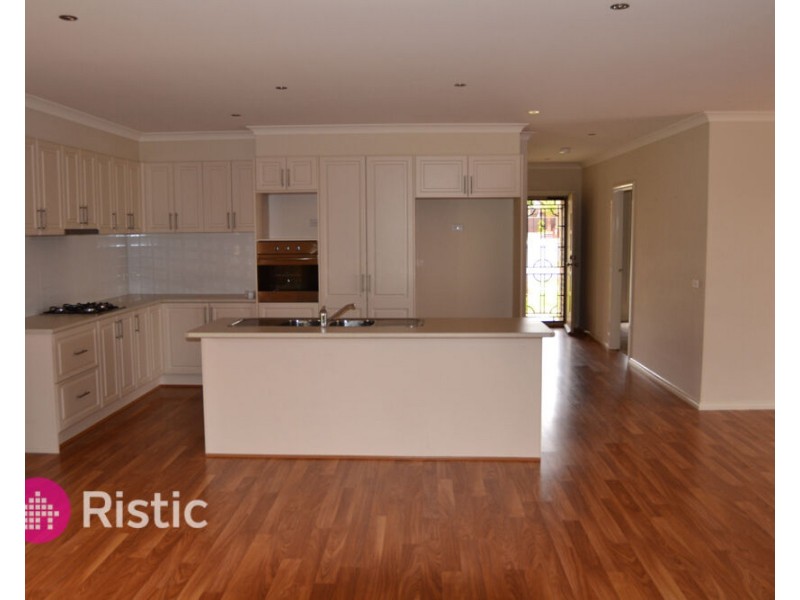 33 Belinda Court, South Morang VIC 3752
