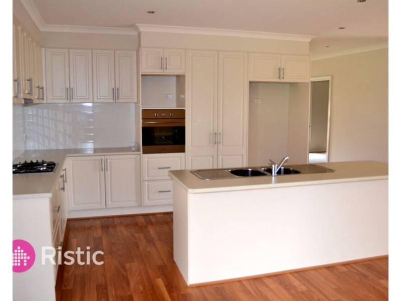 33 Belinda Court, South Morang VIC 3752