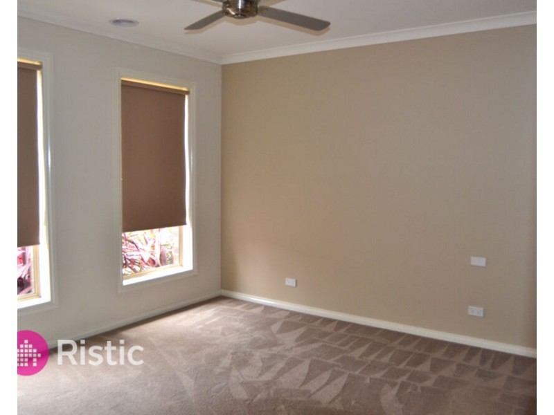 33 Belinda Court, South Morang VIC 3752