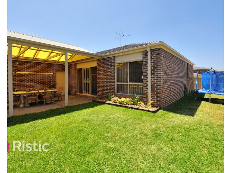 33 Belinda Court, South Morang VIC 3752