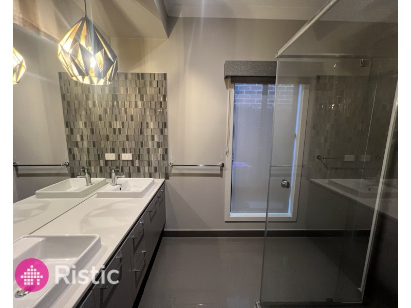 9 Riverine Street, Wollert VIC 3750