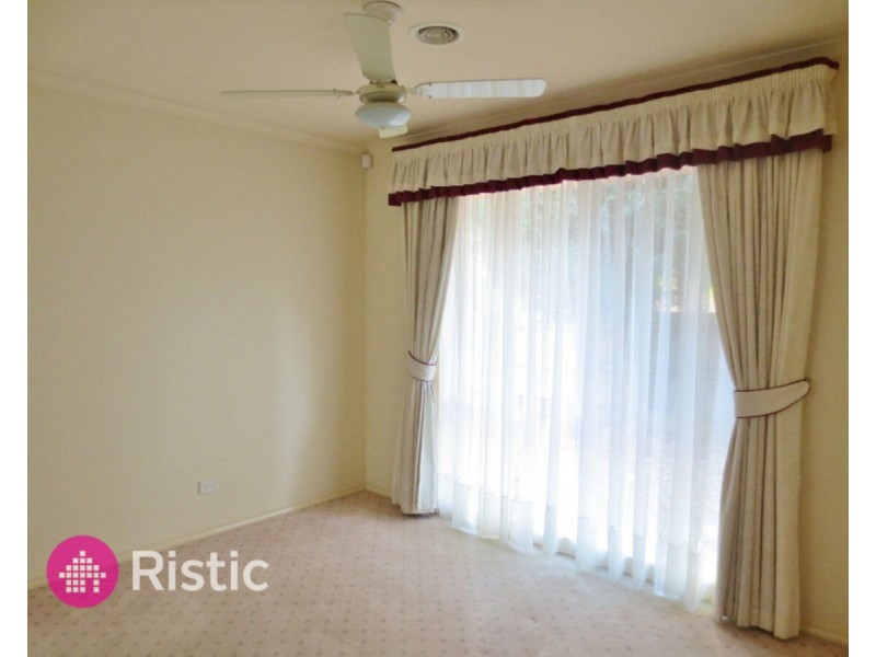 129 Morang Drive, Mill Park VIC 3082