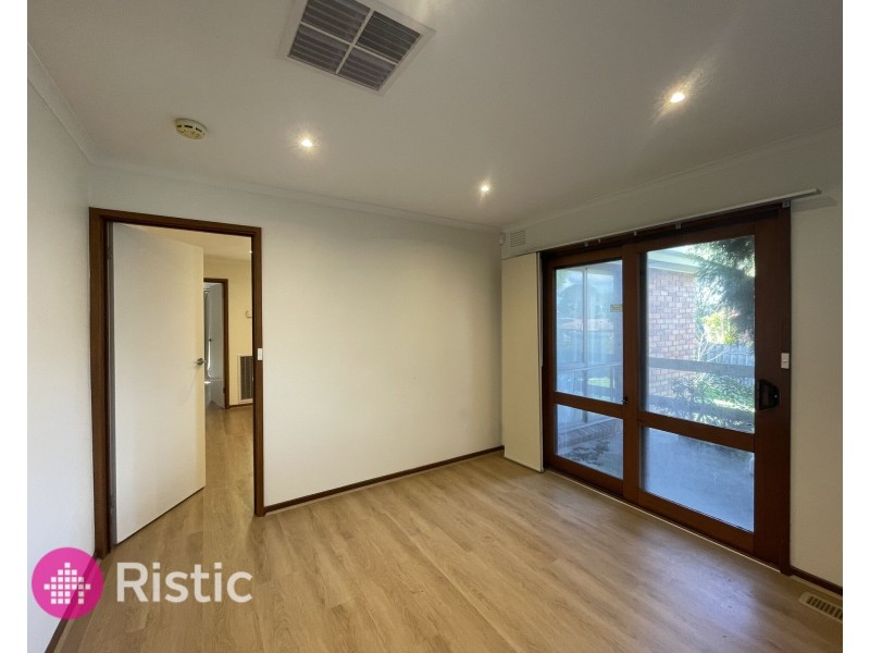 1 Lewis Close, Mill Park VIC 3082