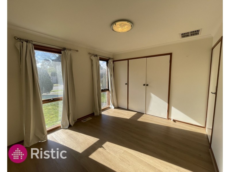 1 Lewis Close, Mill Park VIC 3082