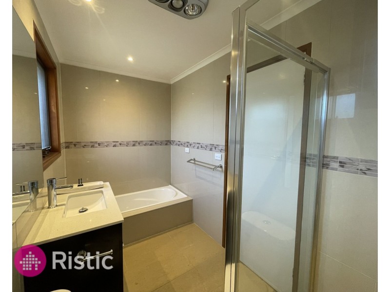 1 Lewis Close, Mill Park VIC 3082