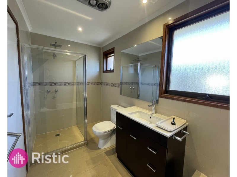 1 Lewis Close, Mill Park VIC 3082