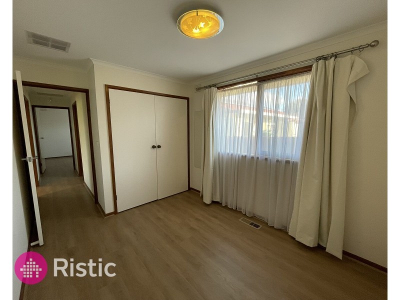 1 Lewis Close, Mill Park VIC 3082