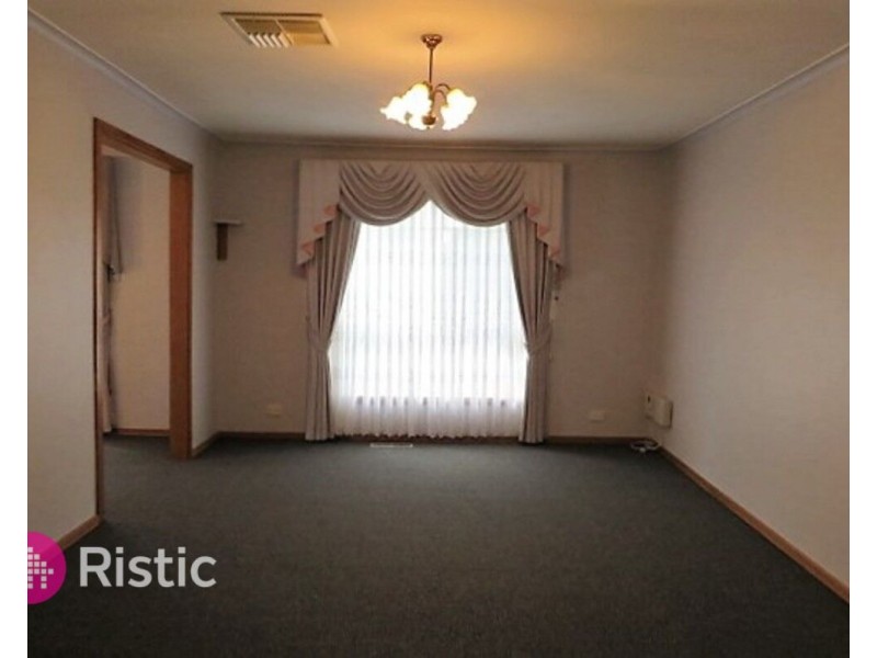 19 Carroll Crescent, Mill Park VIC 3082