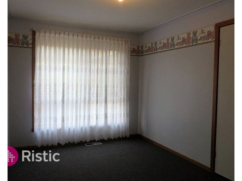 19 Carroll Crescent, Mill Park VIC 3082