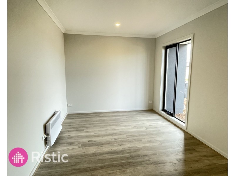 87 Brundell Avenue, Rockbank VIC 3335